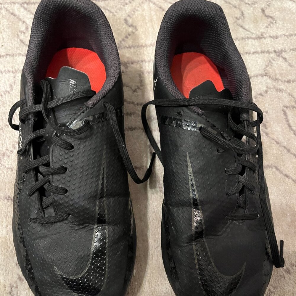 Nike Phantom Cleats Size 5.5 Soccer‎ Football Shoes 💗
